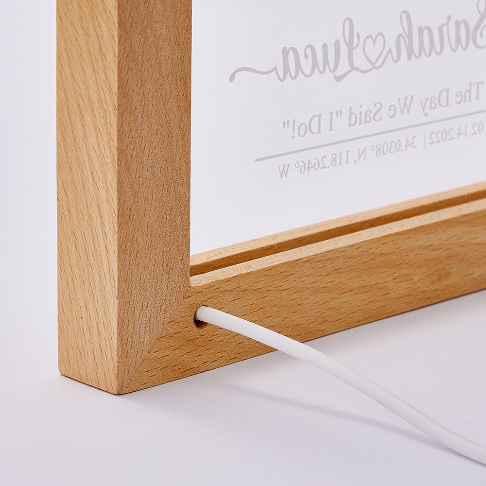 Lámpara con Mapa Estelar Personalizado y Marco de Madera