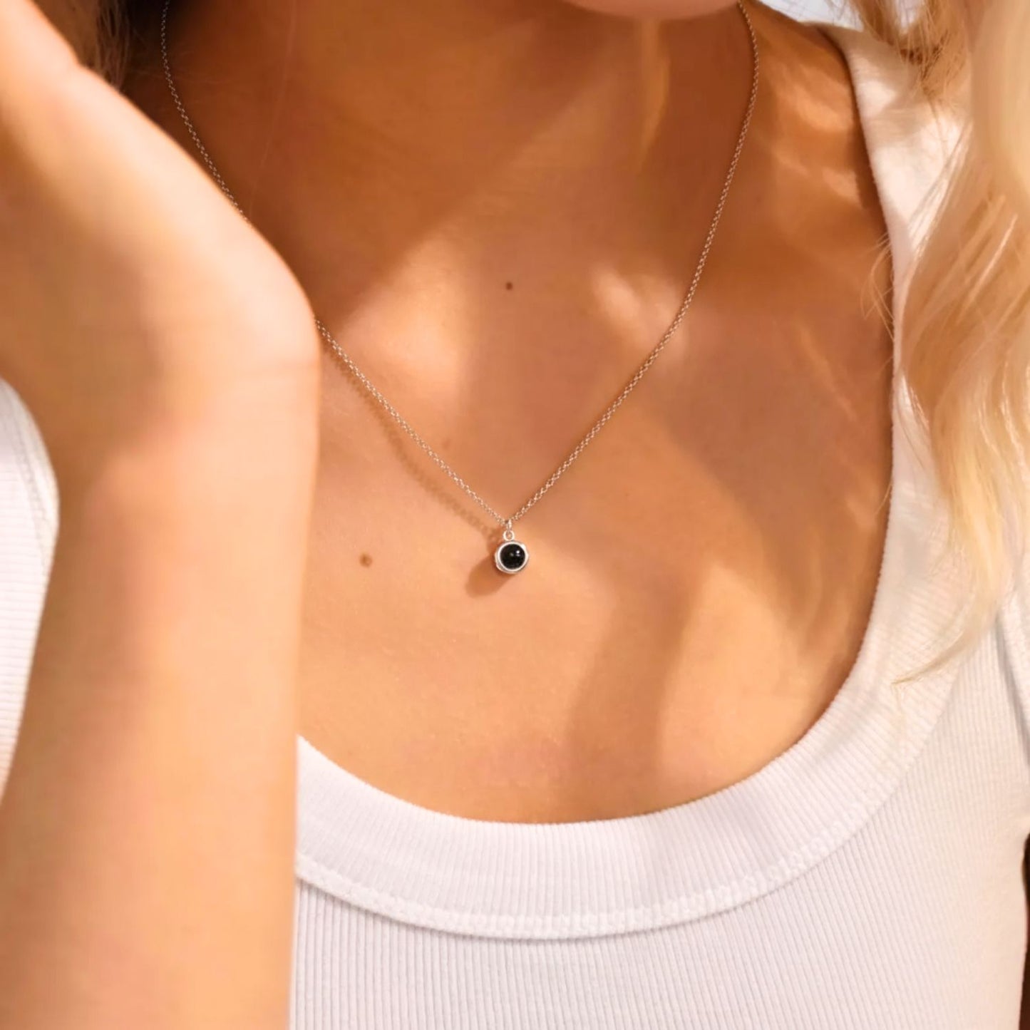 Collar de Proyección con Dije Circular