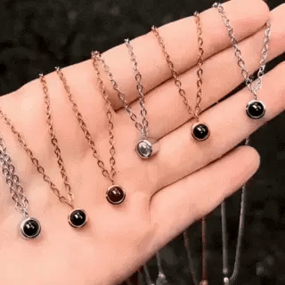 Collar de Proyección con Dije Circular