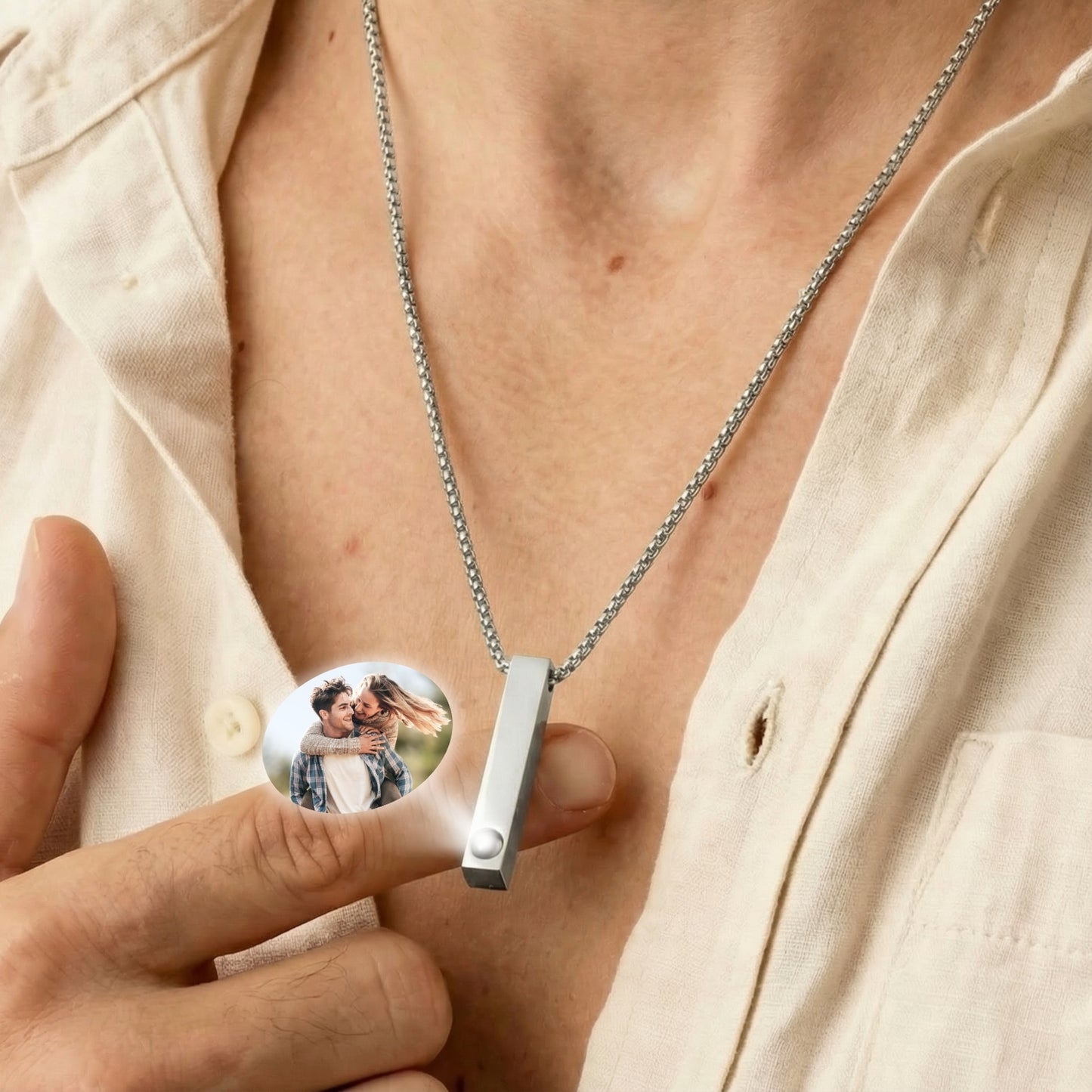 Collar de Proyección con Dije de Barra